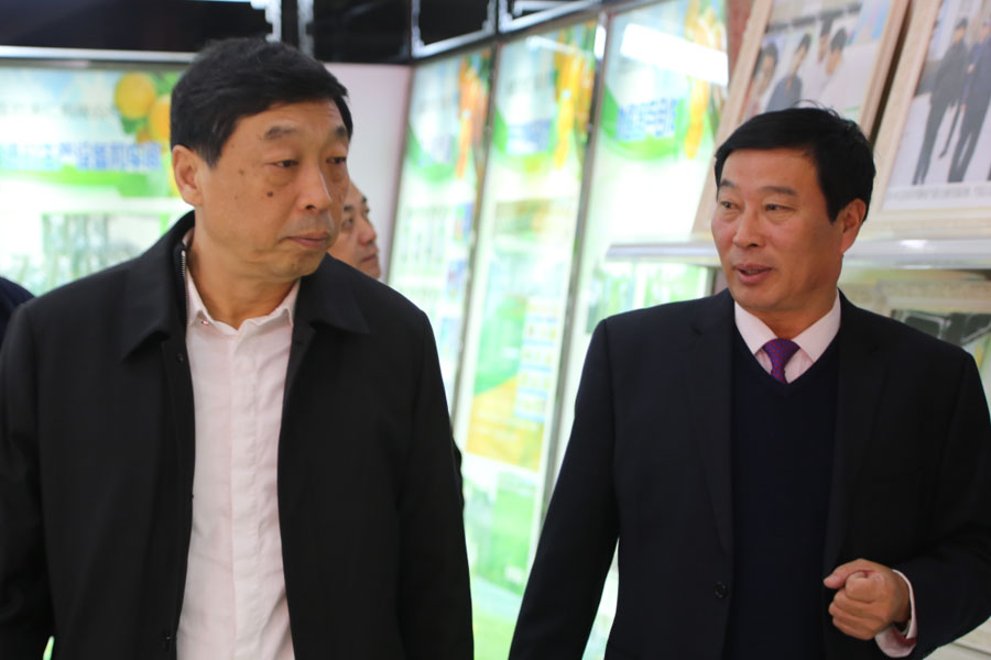 河北省副省長時清霜到亞歐參觀視察 河北省副省長時清霜到亞歐參觀視察